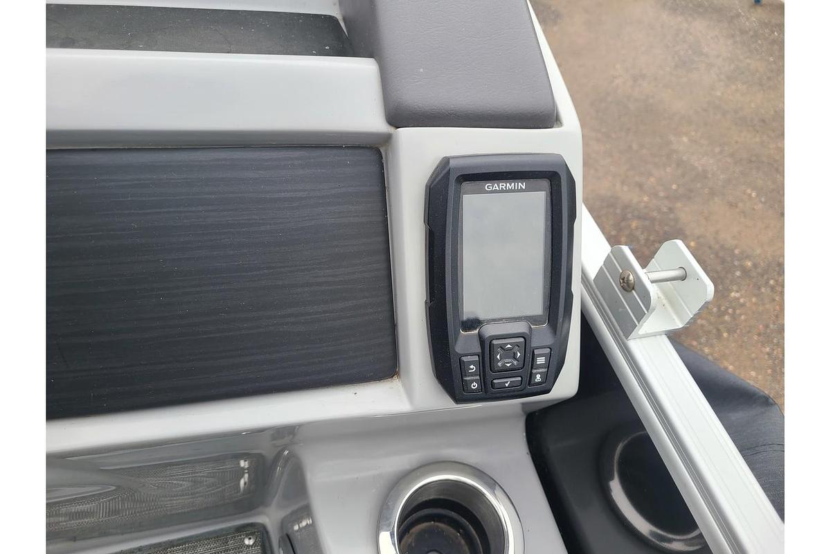 Used 2021 Bennington L22LSB Swingback W/ 90HP Yamaha