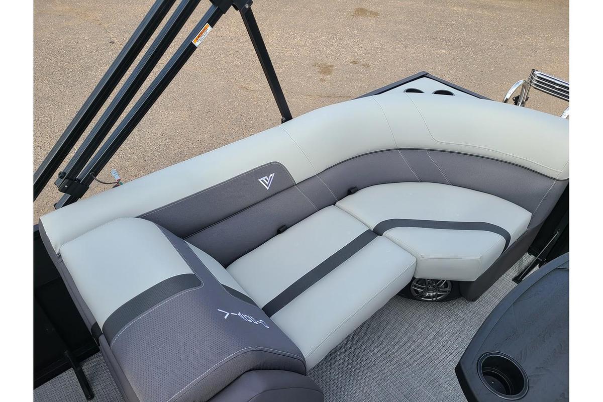 2025 Viaggio Lago X22U With A 115HP Suzuki Motor