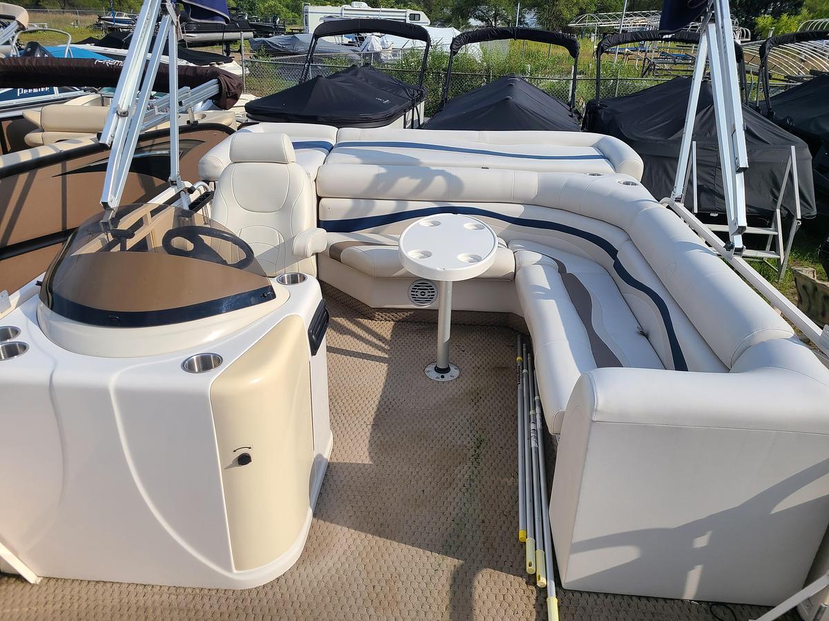 Used 2005 Starcraft Elite 206 With A 50HP Honda Motor & Bunk Trailer