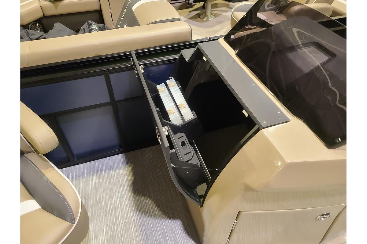 2025 Viaggio Lago X20F W/ 115HP Suzuki Motor