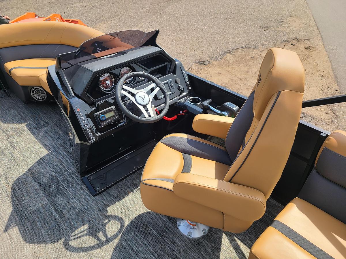 2025 Viaggio Lago X18U W/ 60HP Suzuki Motor