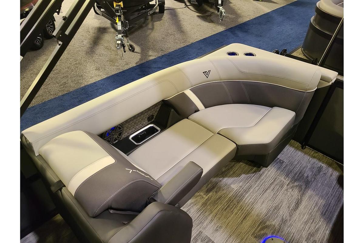 2026 Viaggio Lago Z22U Tritoon W/ A Suzuki 150HP Motor