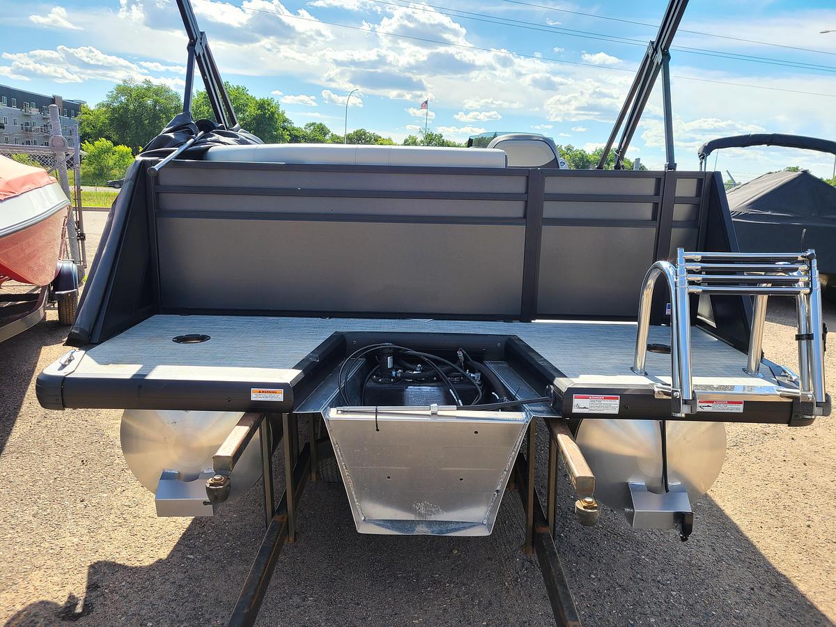 2026 Viaggio Lago V18C With A 60HP Suzuki Motor