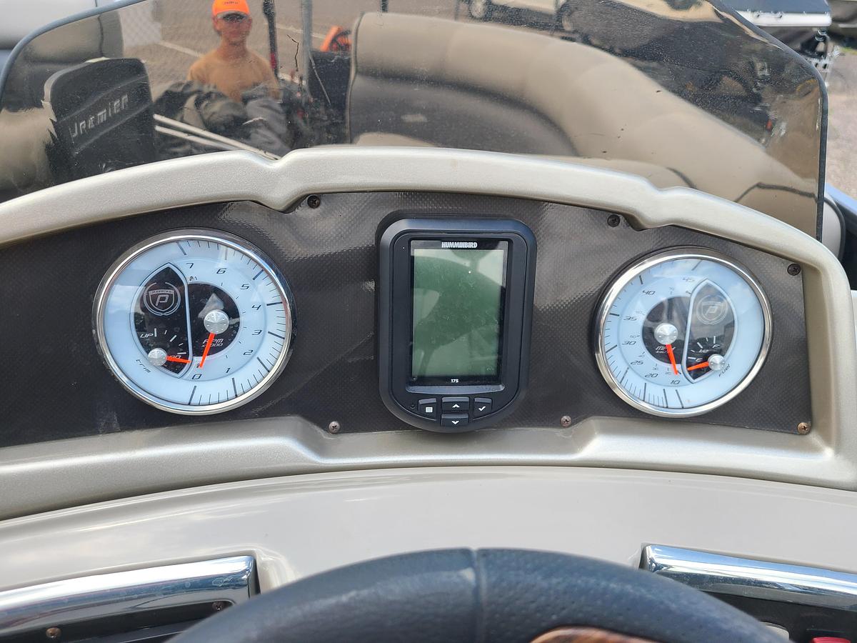 Used 2015 Premier 221 Gemini With A 115HP Evinrude ETEC Motor