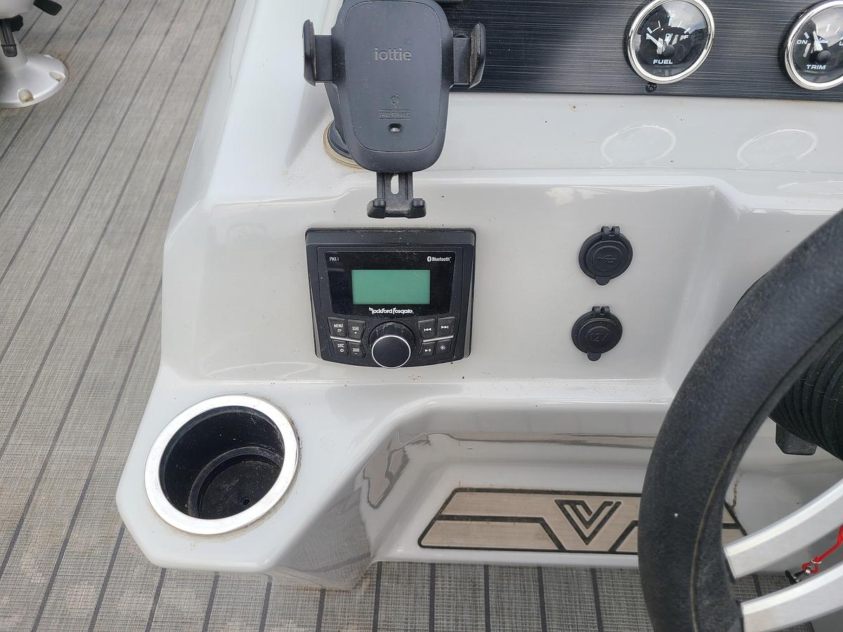 Used 2022 Viaggio Lago 22E With A 115HP Suzuki Motor