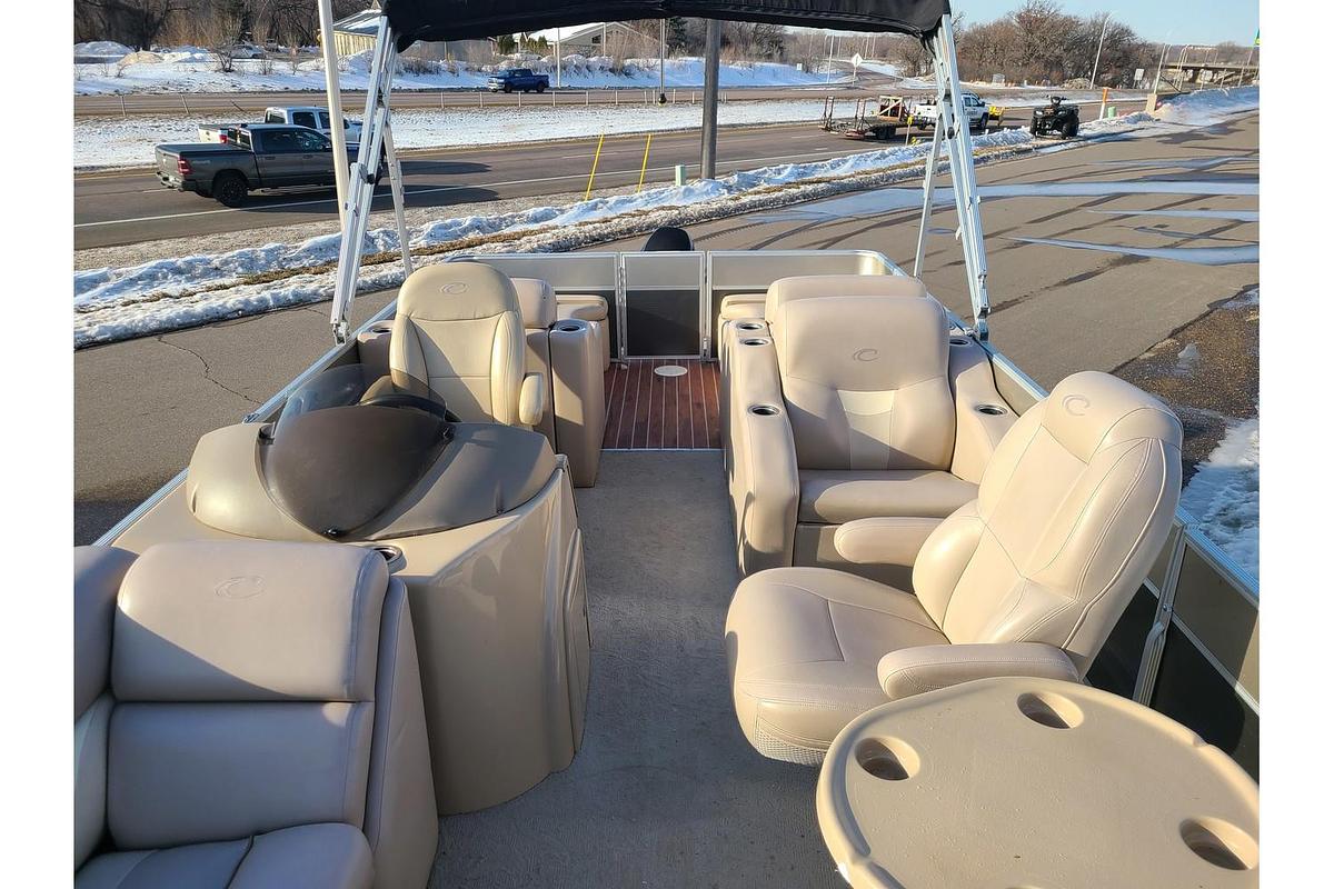 Used 2013 Crest 230SLR