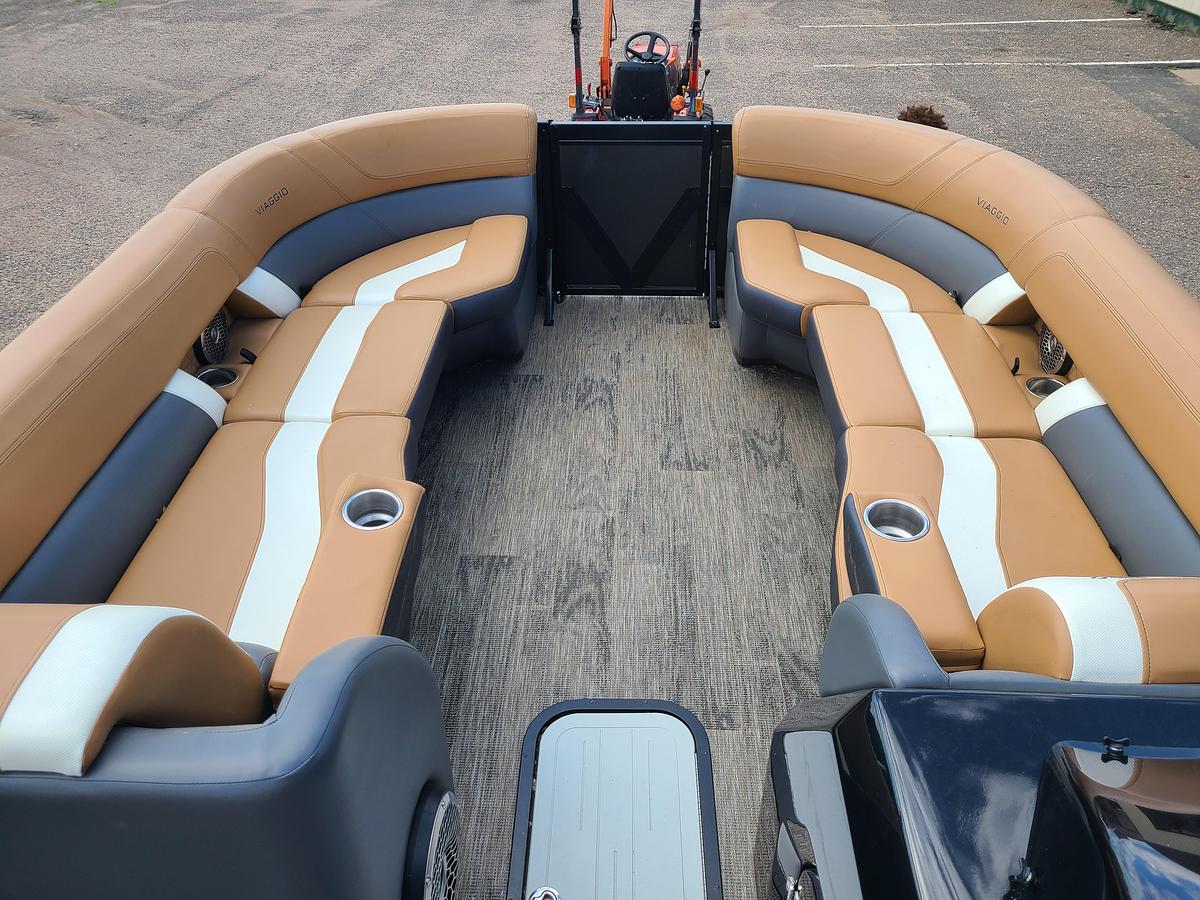 Used 2021 Viaggio Diamante D26Q Tritoon With A 250HP Mercury Verado