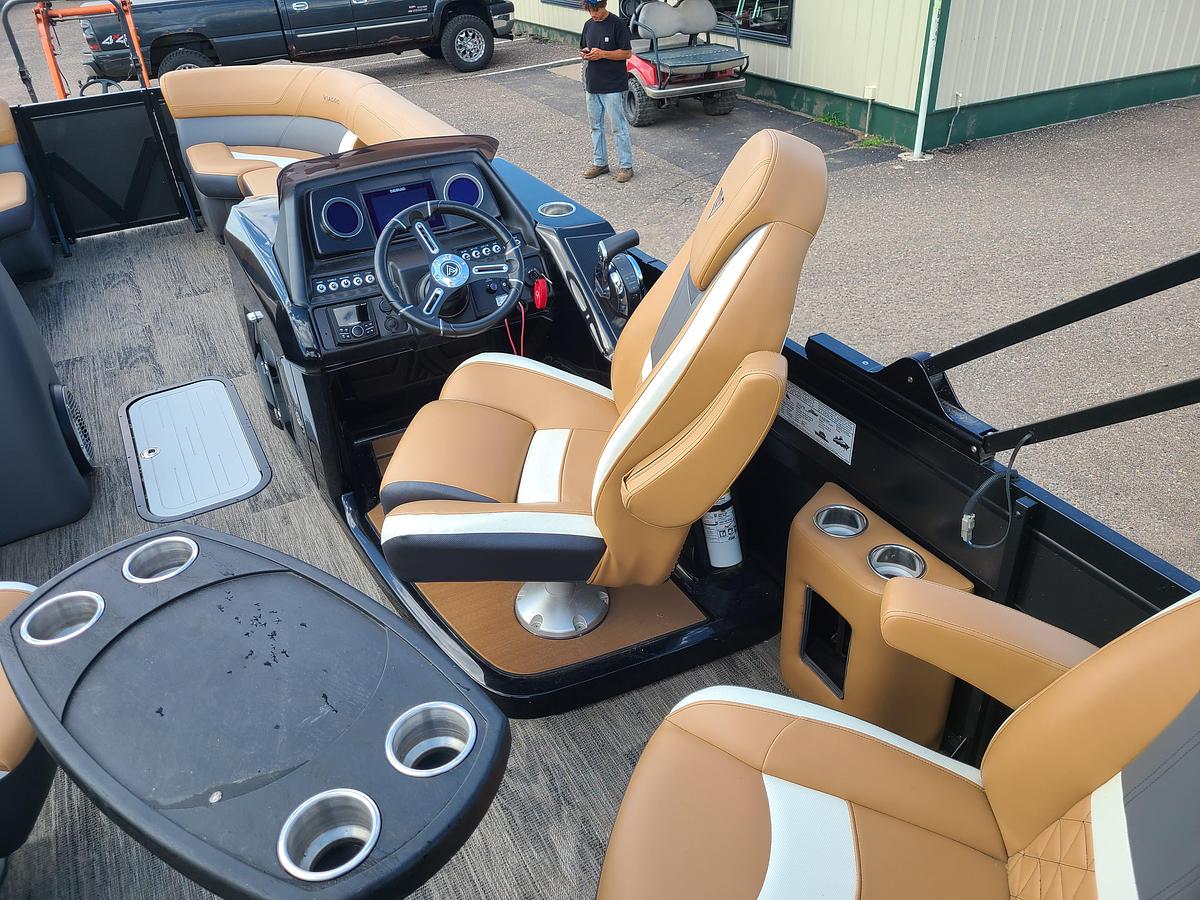 Used 2021 Viaggio Diamante D26Q Tritoon With A 250HP Mercury Verado