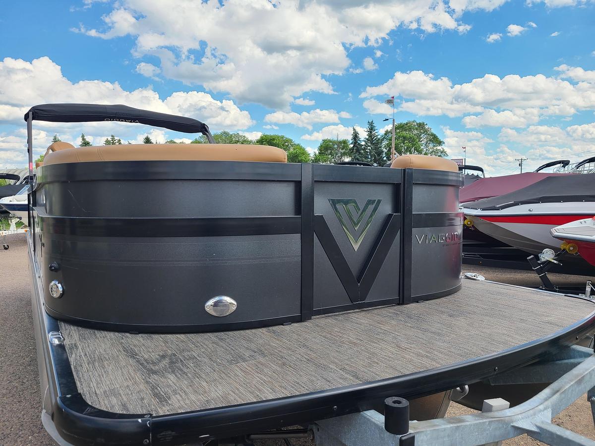 Used 2021 Viaggio Diamante D26Q Tritoon With A 250HP Mercury Verado