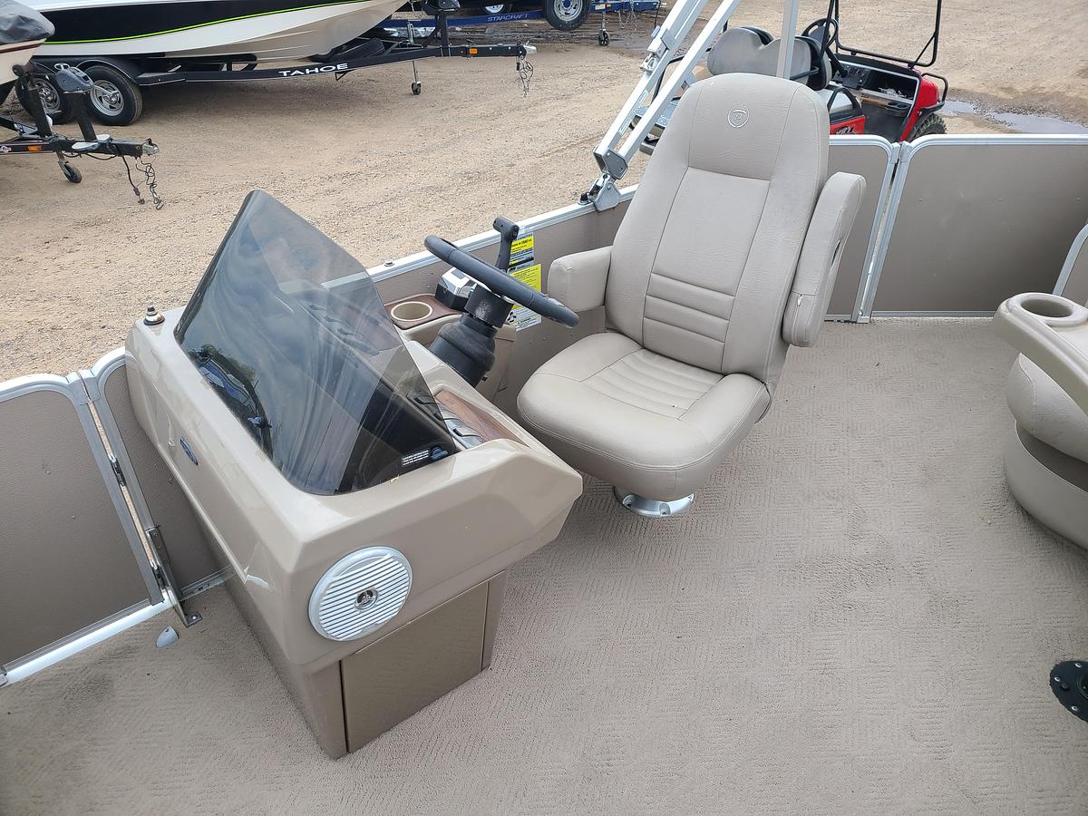 Used 2013 Premier 220 Sunsation W/ 60HP Mercury