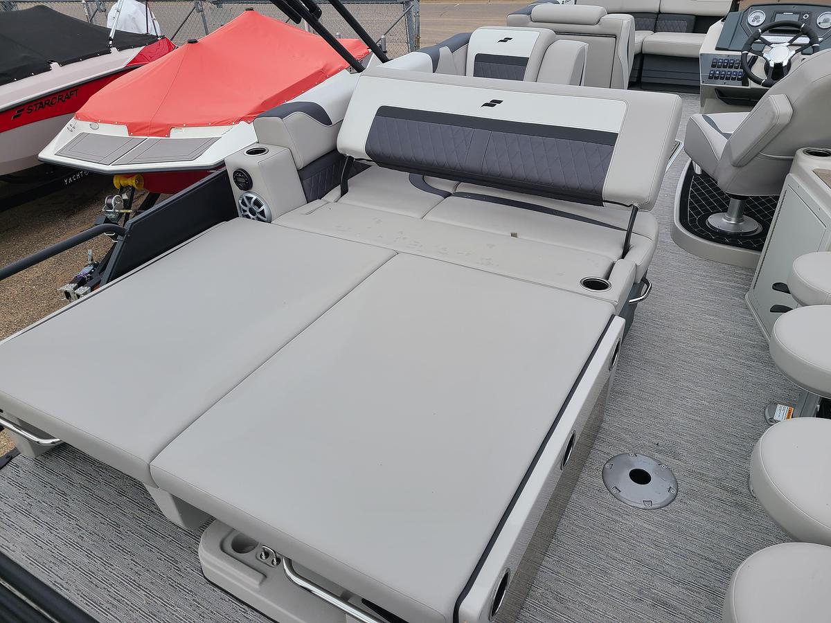 2026 Starcraft SLS-3 DL Bar With A 150HP Suzuki Motor