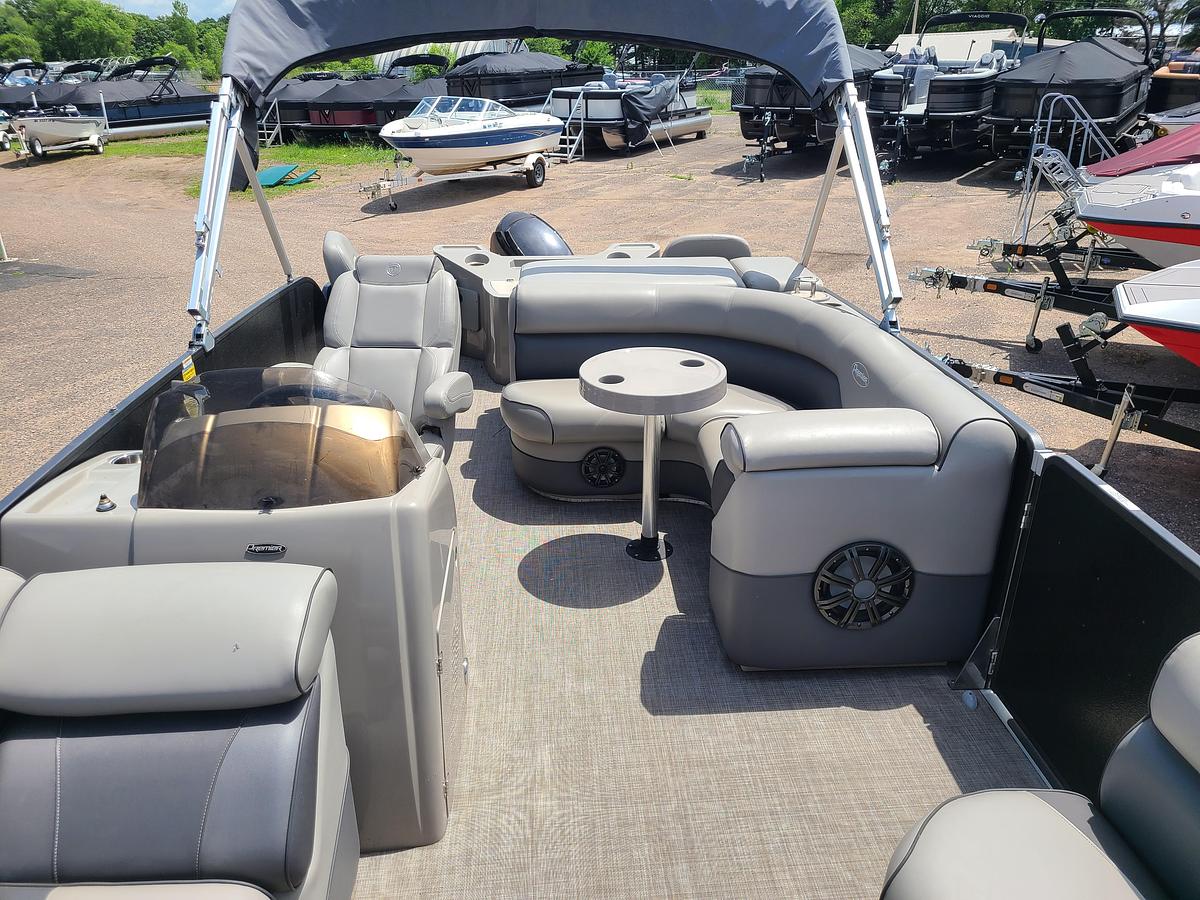 Used 2015 Premier 221 Gemini With A 115HP Evinrude ETEC Motor
