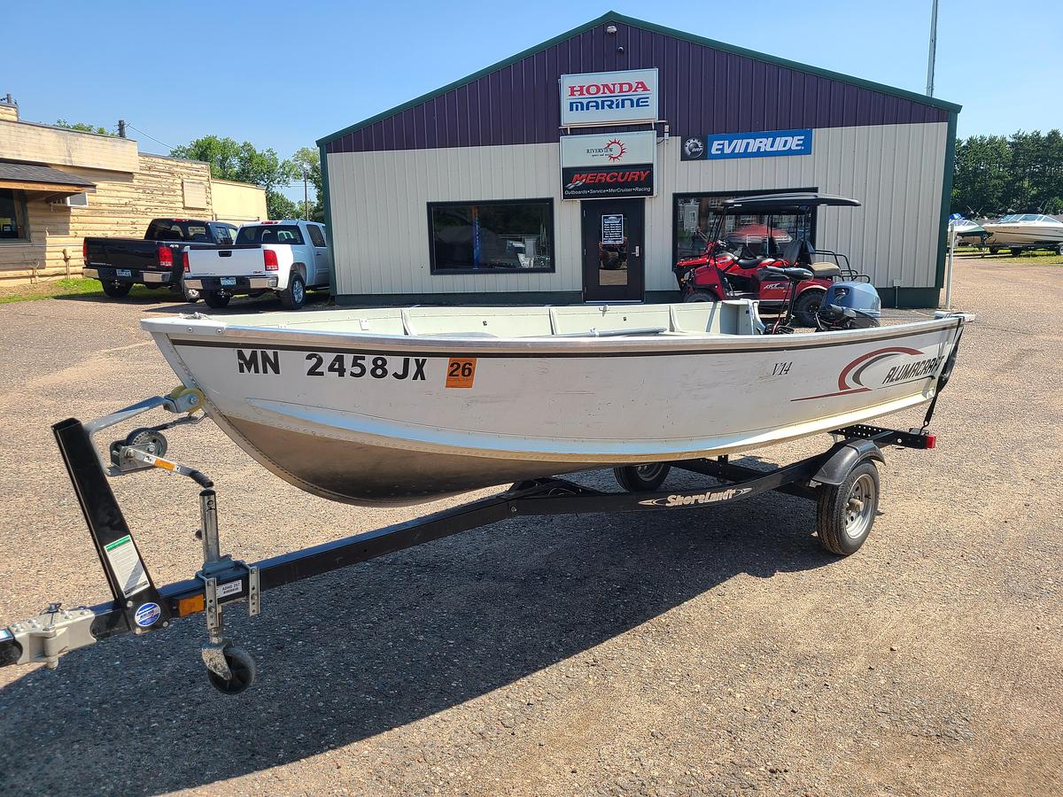 Used 2001 Alumacraft V-14 W/ A 2022 Yamaha 25HP Motor & Trailer