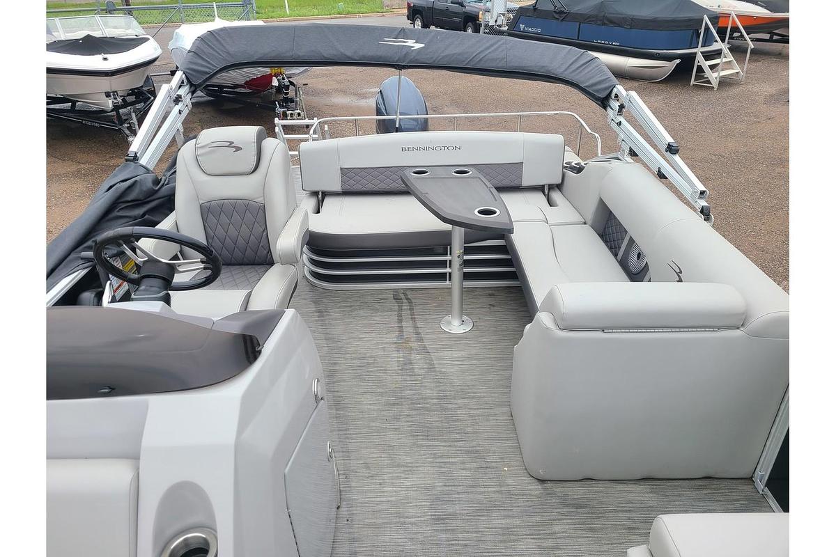 Used 2021 Bennington L22LSB Swingback W/ 90HP Yamaha