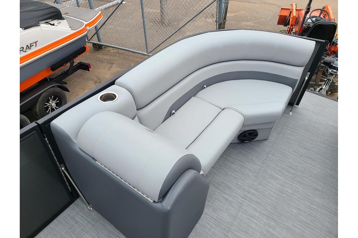 2024 Flagship Endurance 22CU With A 115HP Suzuki Motor