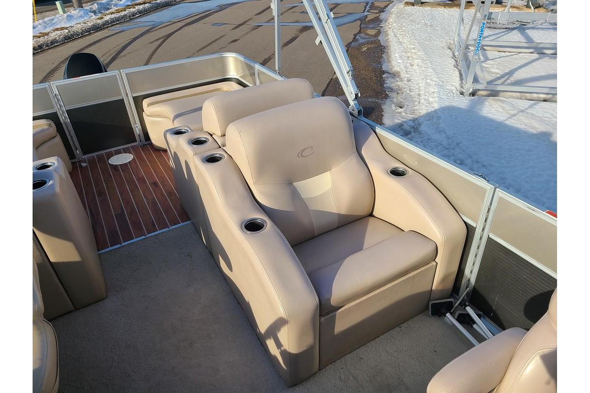 Used 2013 Crest 230SLR