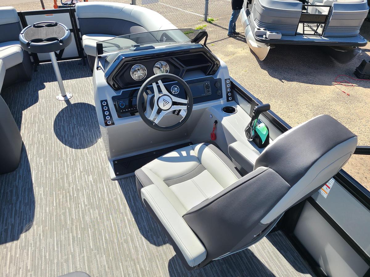 2026 Viaggio Lago X22D With A 115HP Suzuki Motor