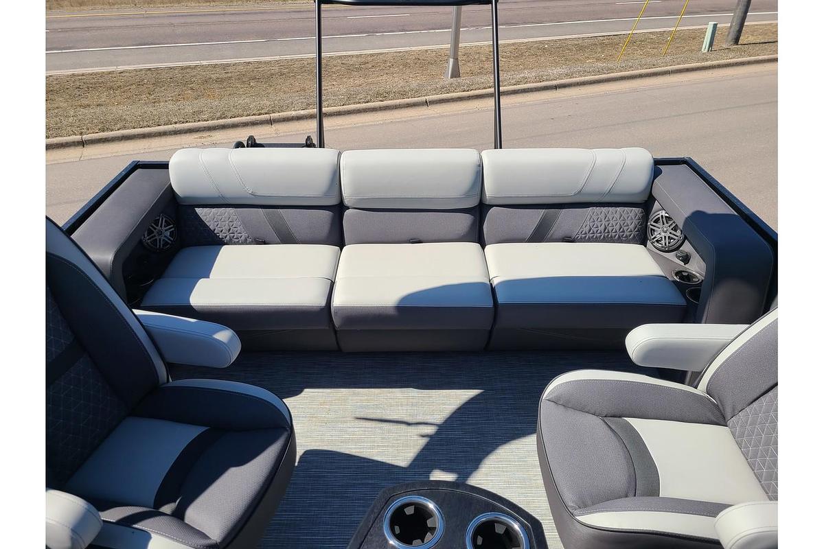 2025 Viaggio Lago Z22Q Tritoon W/ 150HP Suzuki Motor & Yacht Club Deluxe Bunk Trailer