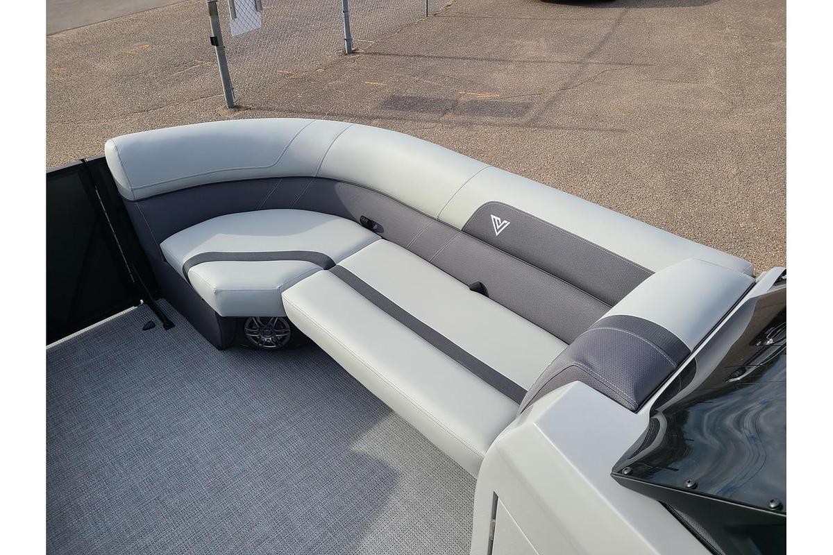 2025 Viaggio Lago X22U With A 115HP Suzuki Motor