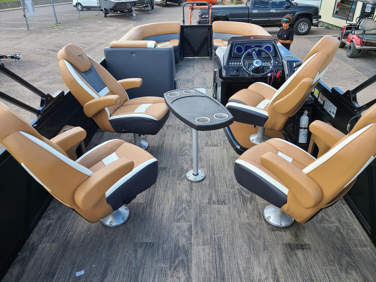 Used 2021 Viaggio Diamante D26Q Tritoon With A 250HP Mercury Verado