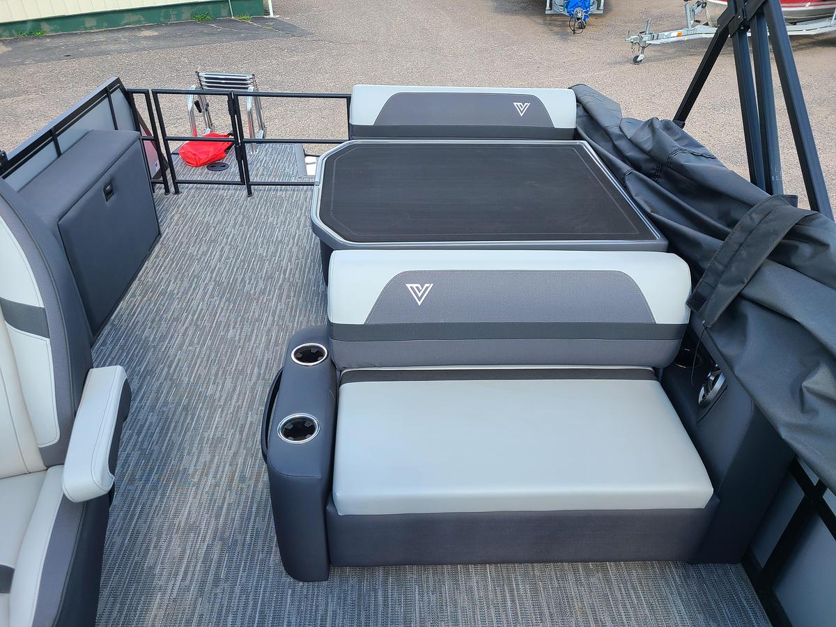 2026 Viaggio Lago X22D With A 115HP Suzuki Motor