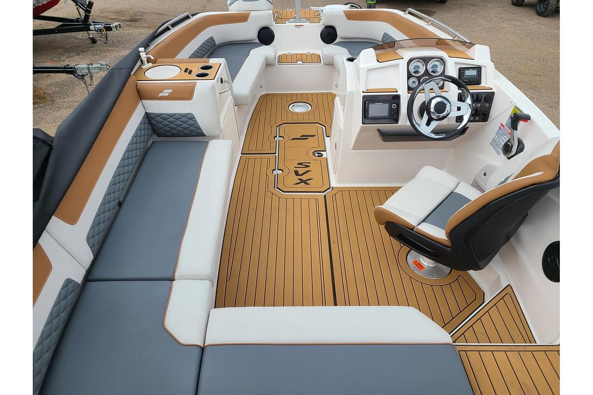 2025 Starcraft SVX 191 Deck Boat W/ A 150HP Suzuki & Trailer