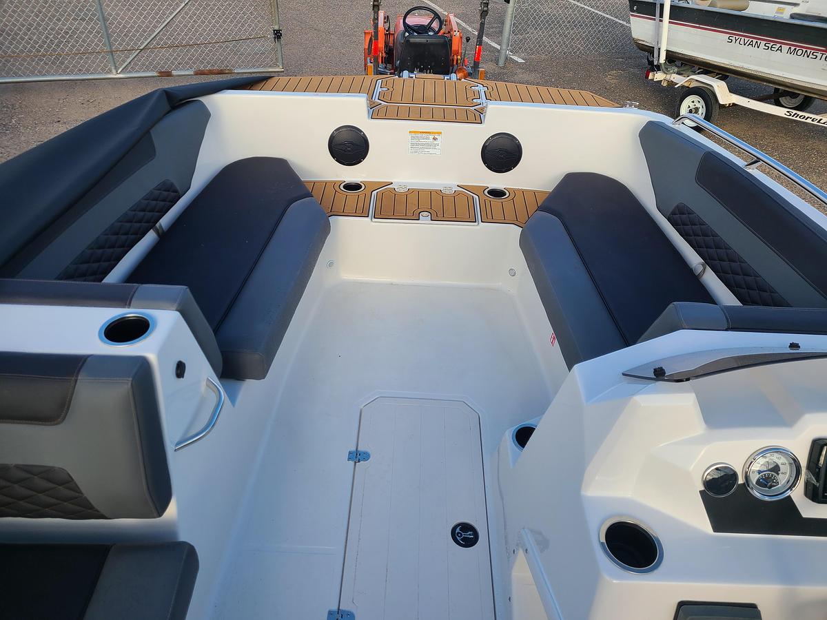 2026 Starcraft SVX 171 W/ A Suzuki 115HP Motor & Trailer