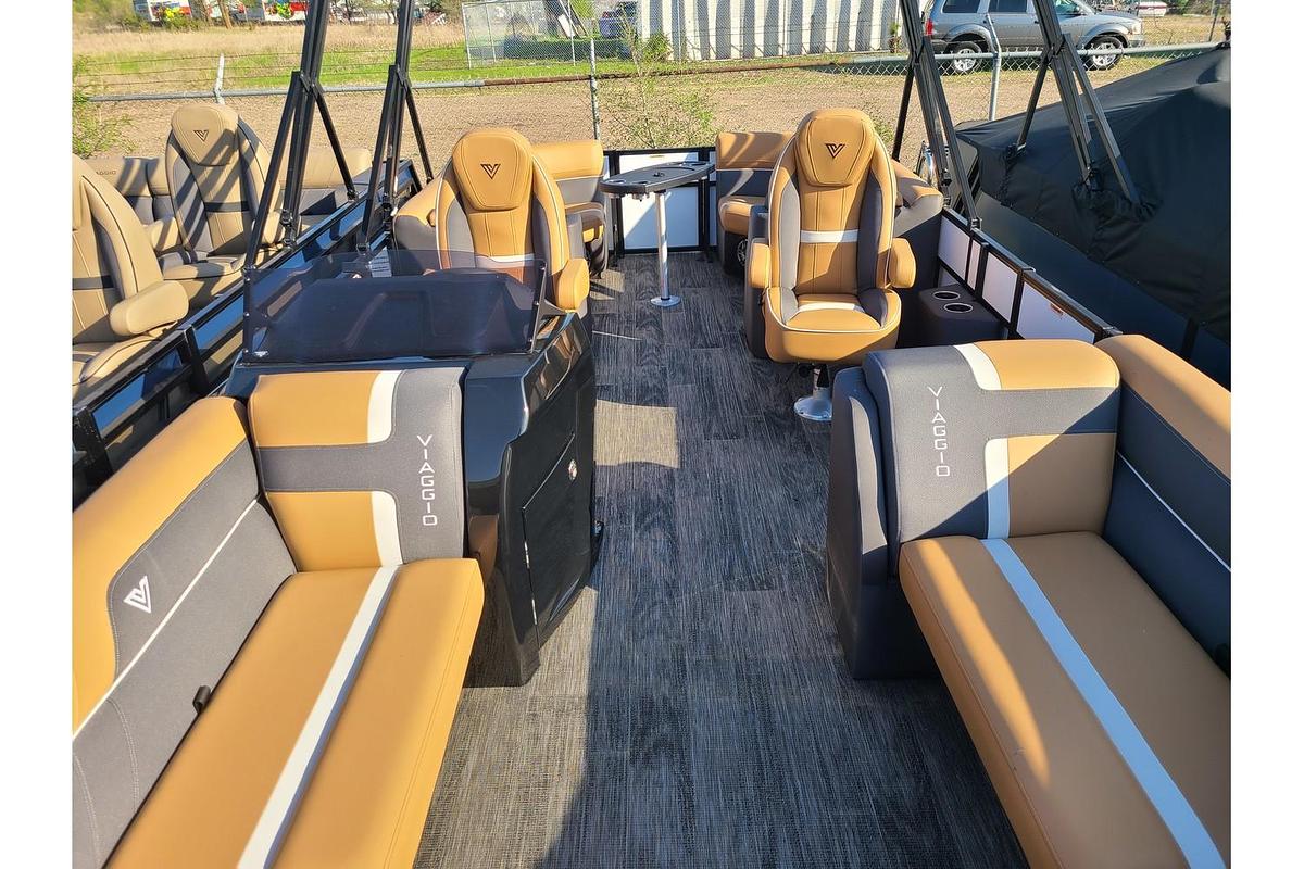 2025 Viaggio Lago X22U With A 115HP Suzuki Stealth Motor