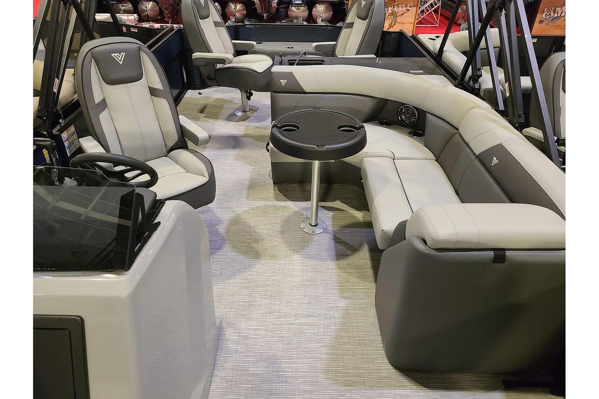2026 Viaggio Lago V22F With A 115HP Suzuki Motor