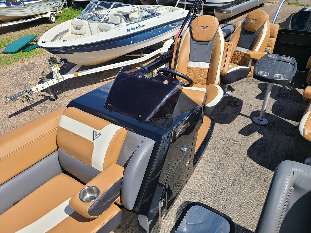 Used 2021 Viaggio Diamante D26Q Tritoon With A 250HP Mercury Verado