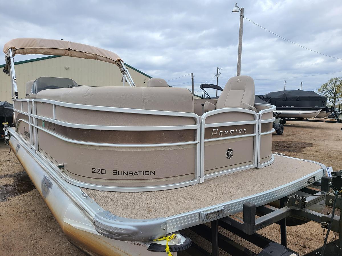 Used 2013 Premier 220 Sunsation W/ 60HP Mercury