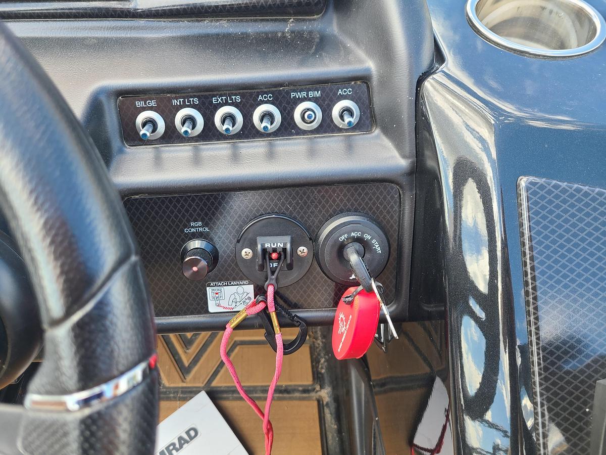 Used 2021 Viaggio Diamante D26Q Tritoon With A 250HP Mercury Verado