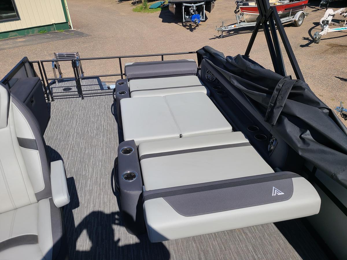 2026 Viaggio Lago X22D With A 115HP Suzuki Motor