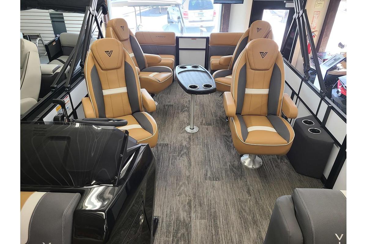 2025 Viaggio Lago X22Q W/ Suzuki 115HP Stealth Motor
