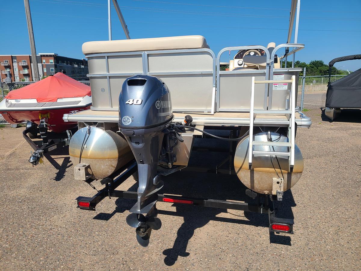 Used 2017 Sun Chaser 8520CRS With A 40HP Yamaha & Trailer