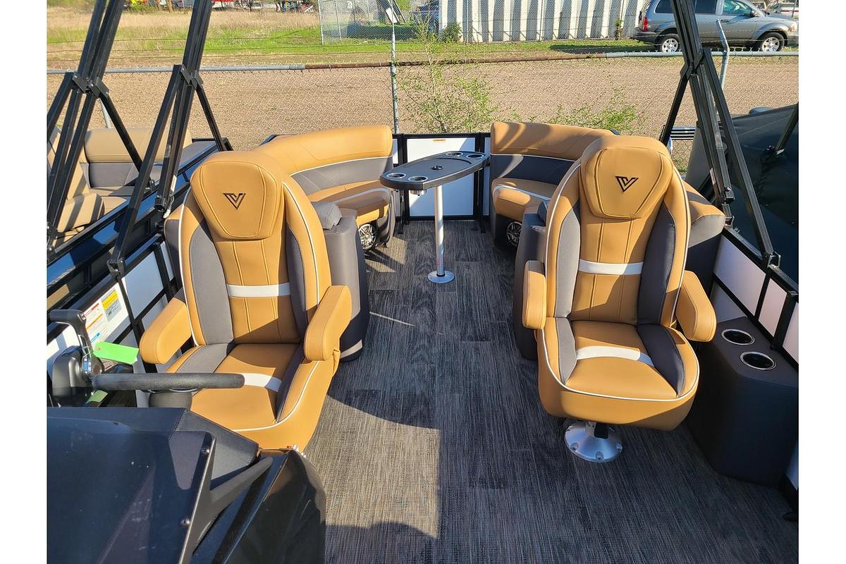 2025 Viaggio Lago X22U With A 115HP Suzuki Stealth Motor