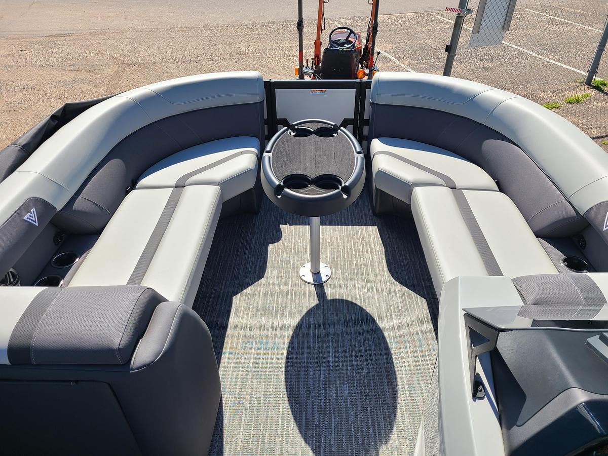 2026 Viaggio Lago X22D With A 115HP Suzuki Motor