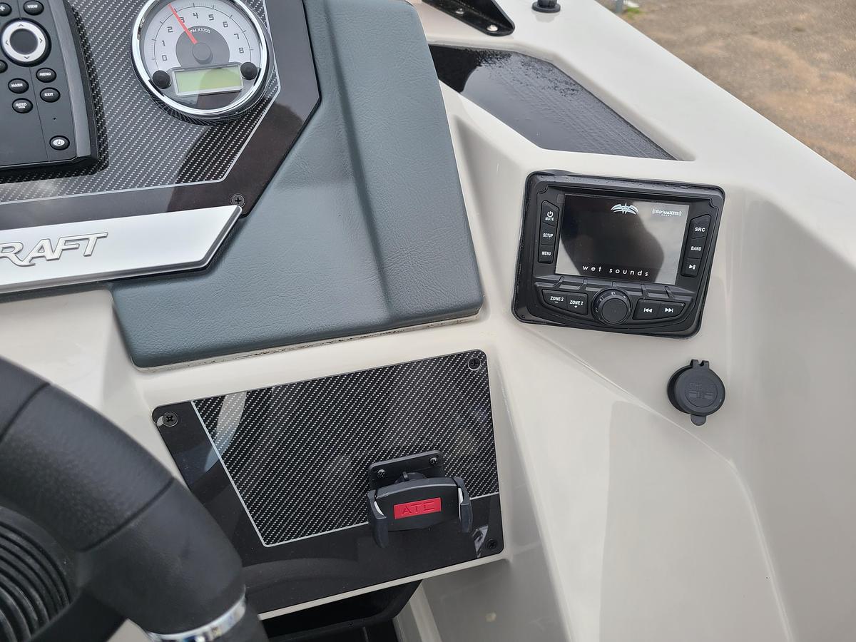 2026 Starcraft SLS-3 DL Bar With A 150HP Suzuki Motor