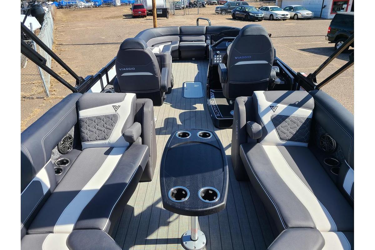 2025 Viaggio Diamante 26U With Suzuki 250HP Stealth Motor & Trailer