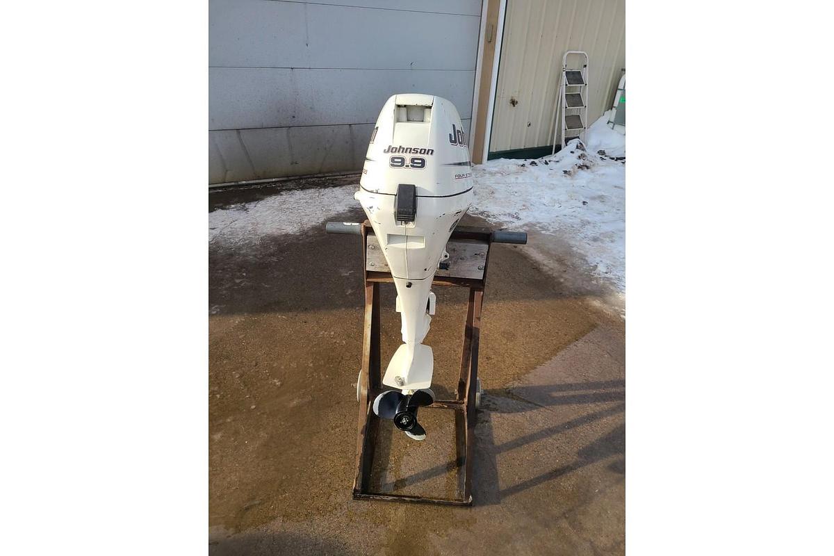 Used 2005 Johnson 9.9HP 4-Stroke Tiller