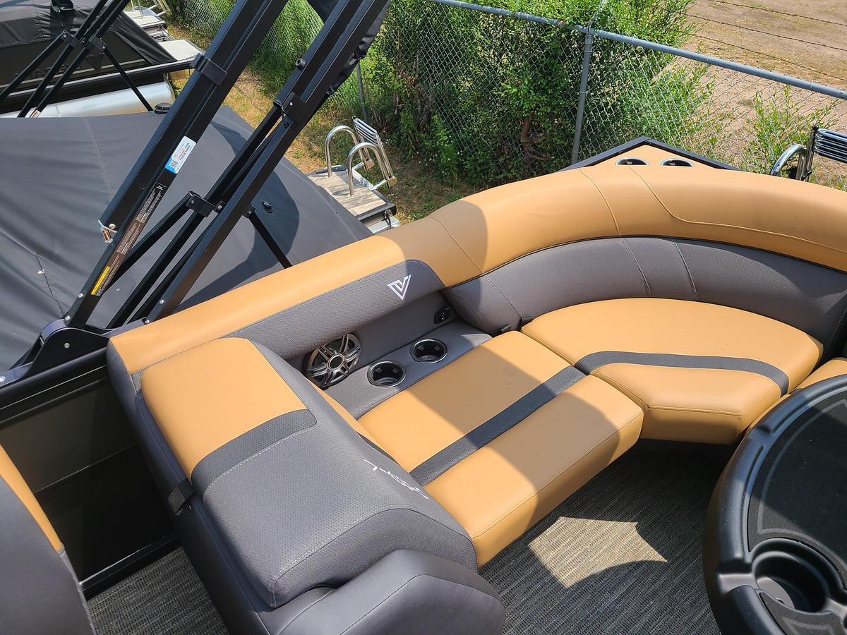 2026 Viaggio Lago X22U Tritoon