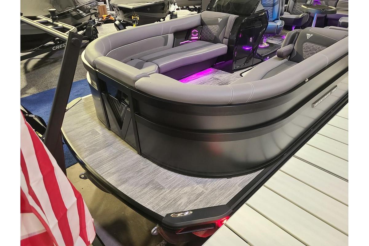 2026 Viaggio Diamante 24Q Tritoon W/ A 350HP Suzuki Motor