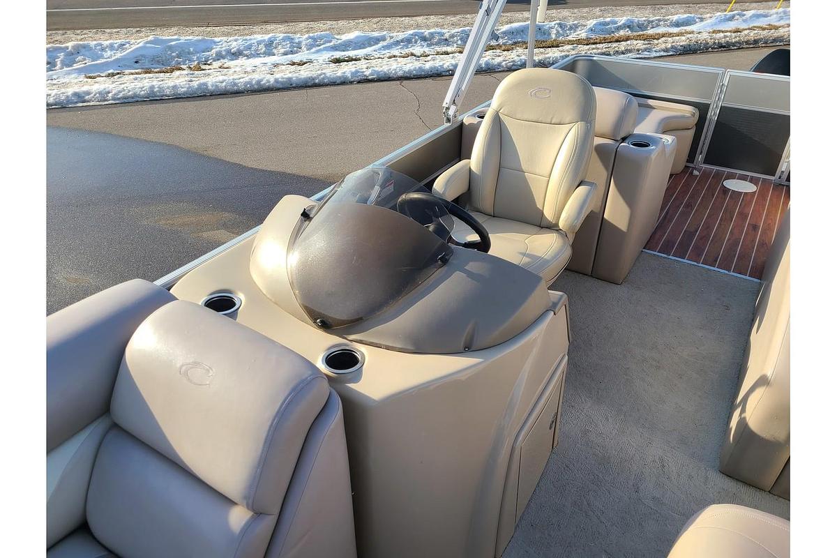 Used 2013 Crest 230SLR