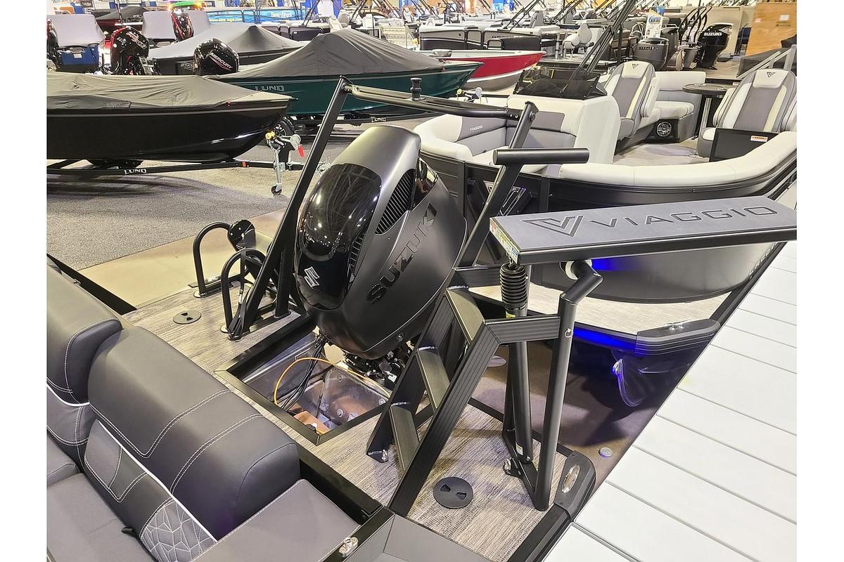 2025 Viaggio Diamante 26Q With A Dual Prop 350HP Suzuki Motor & Yacht Club Bunk Trailer