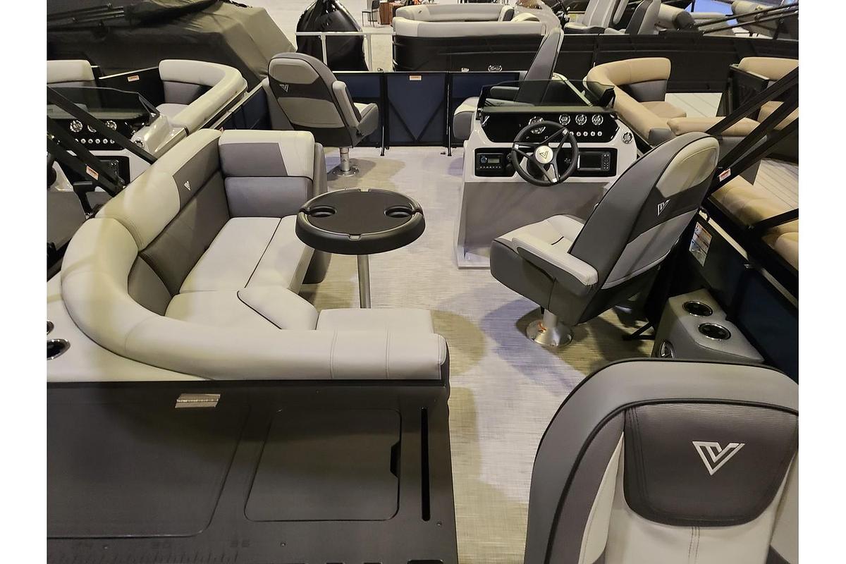 2026 Viaggio Lago V22F With A 115HP Suzuki Motor