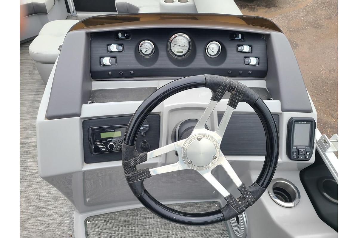 Used 2021 Bennington L22LSB Swingback W/ 90HP Yamaha