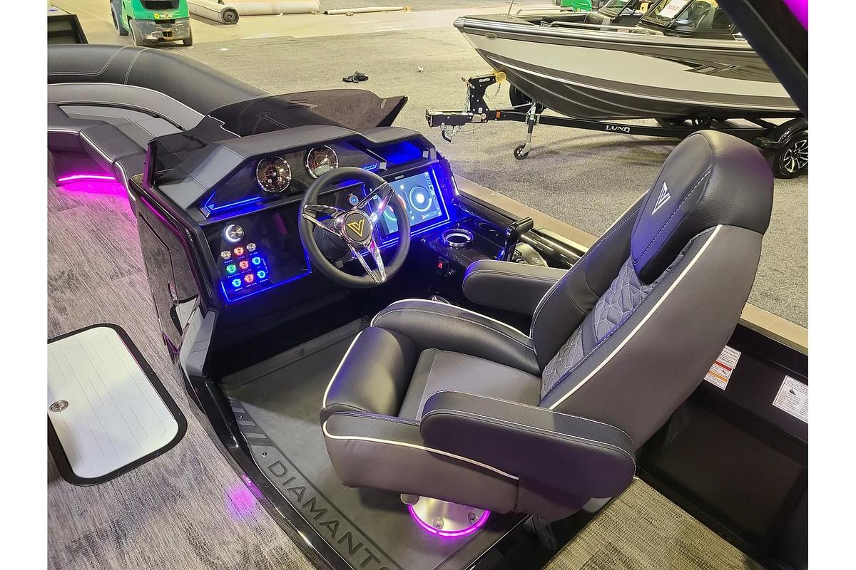 2025 Viaggio Diamante 26Q With A Dual Prop 350HP Suzuki Motor & Yacht Club Bunk Trailer