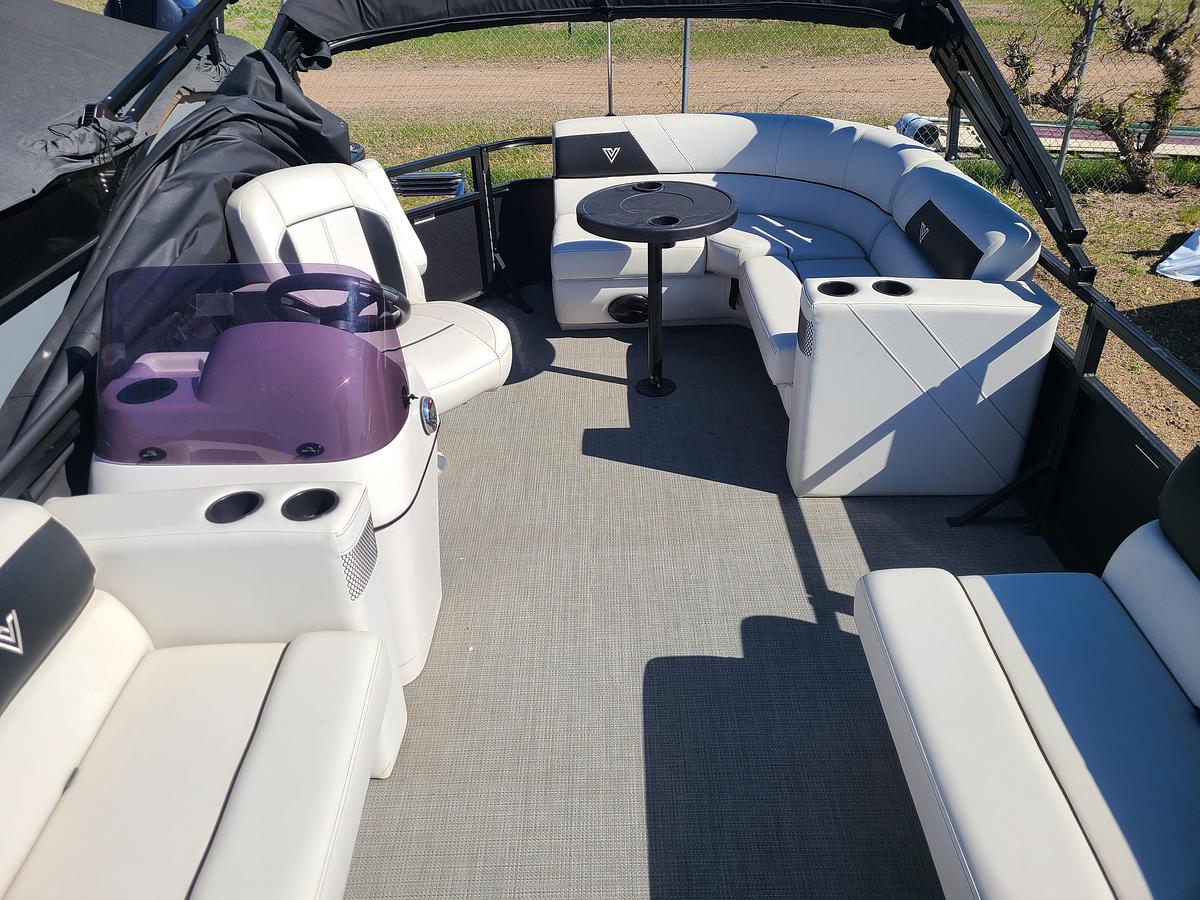 Used 2021 Viaggio Del Mar 16C W/ Minn Kota E-Drive