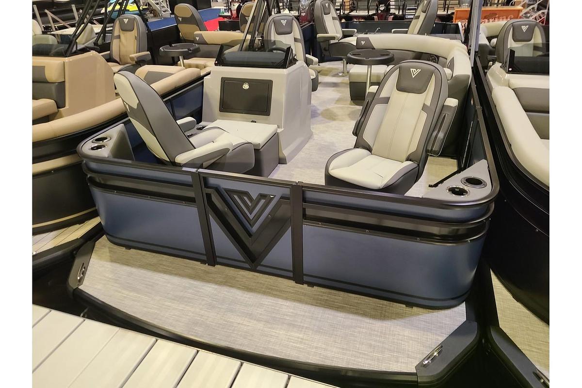 2026 Viaggio Lago V22F With A 115HP Suzuki Motor