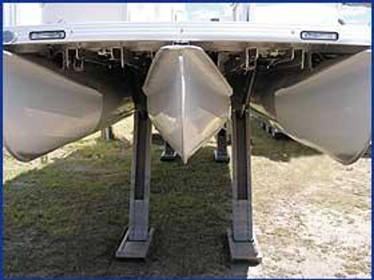 Used 2027 Sea Legs Tritoon Legs Installed